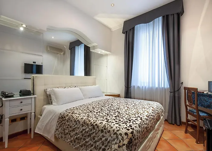Hotel Canova 3*