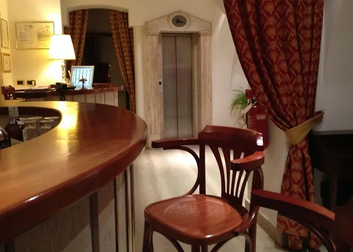 Canova Hotel 3*