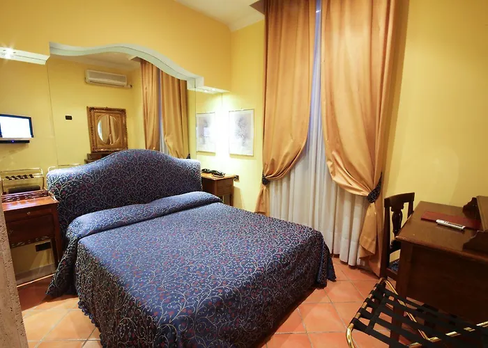 Canova Hotel 3*