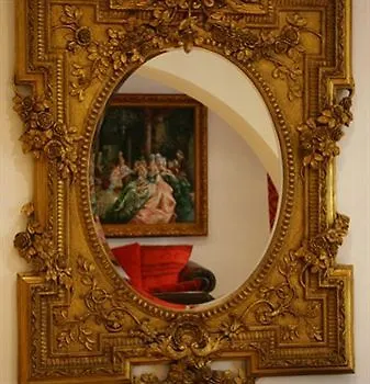 Canova מלון 3*